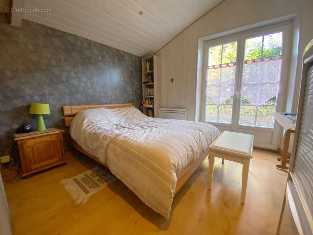 Maison à SAINT-CLEMENT-DE-LA-PLACE