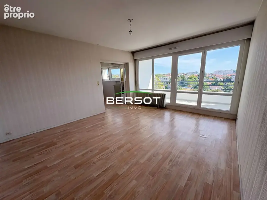 Appartement T3 avec balcon et place de parking privative - secteur Viotte - photo 3