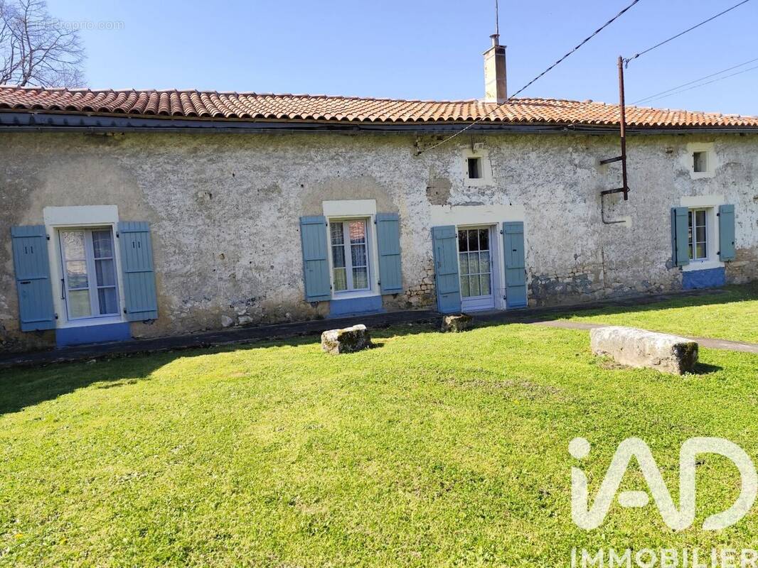Photo 1 - Maison à CHAZELLES
