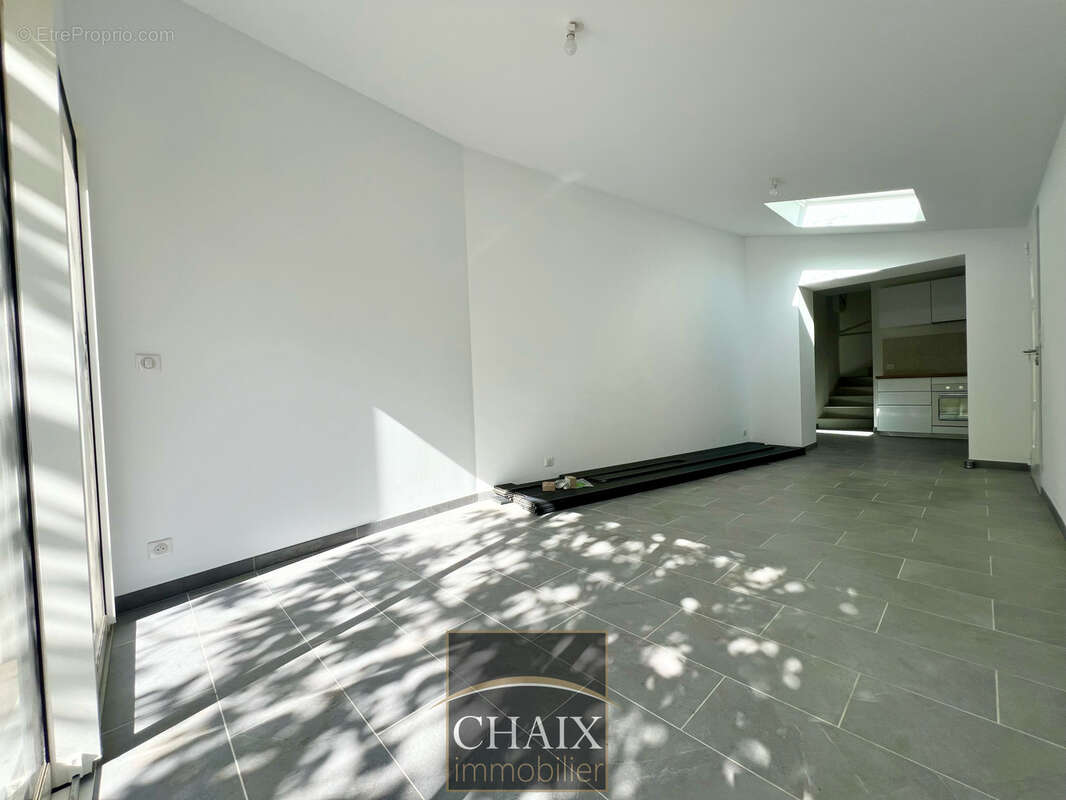 13009 MARSEILLE - Maison + studio bien rare - photo 7