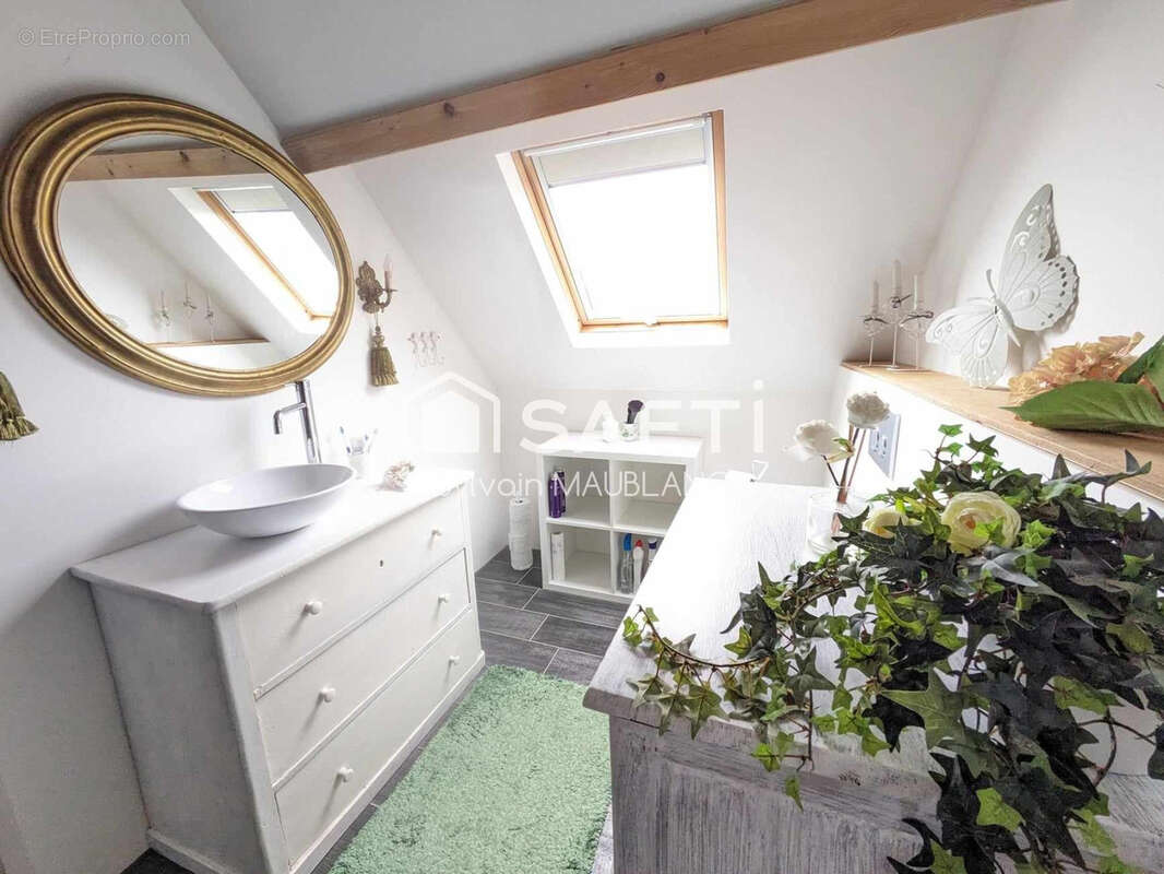 Maison à LONS-LE-SAUNIER