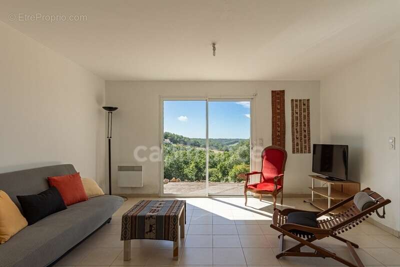 Maison à NOTRE-DAME-DE-SANILHAC