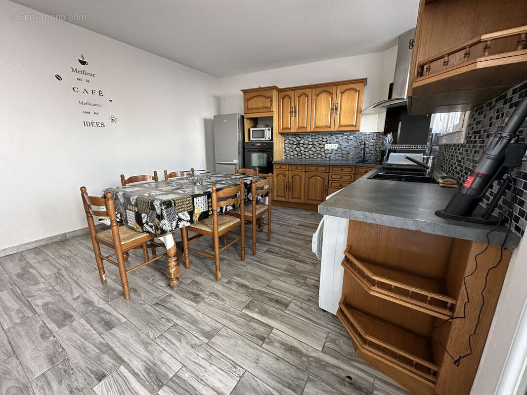 Appartement à LA ROCHE-CHALAIS