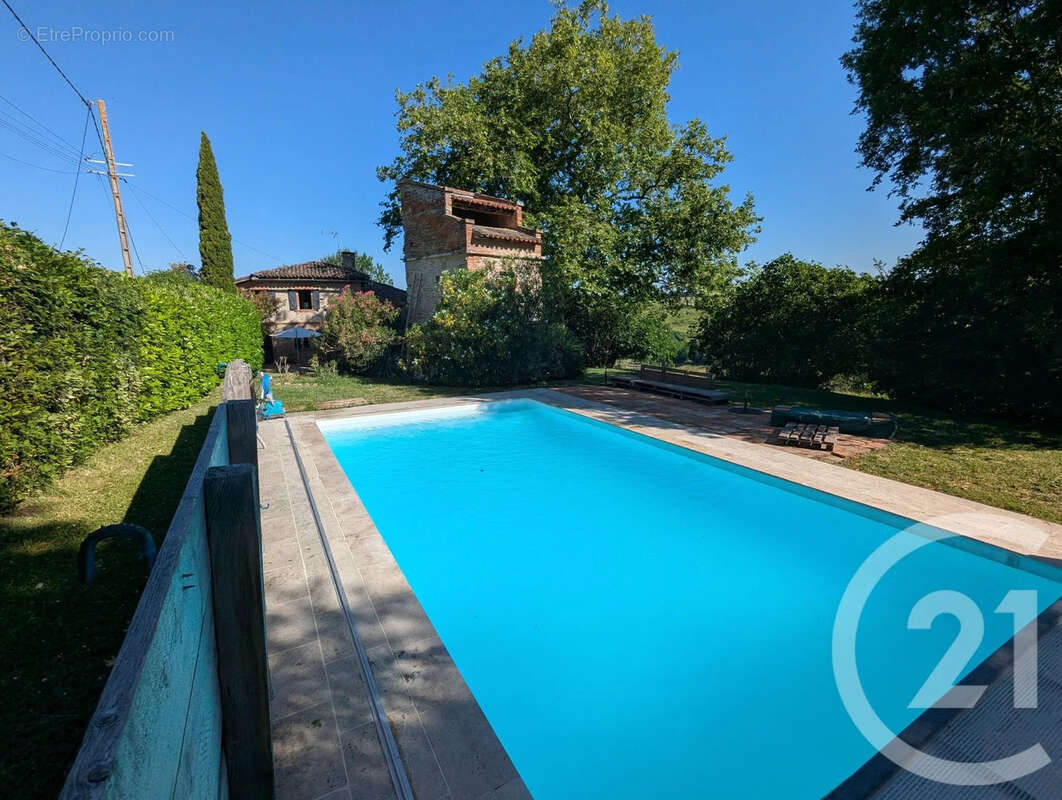 Maison 236 m² à Roquemaure  - photo 3