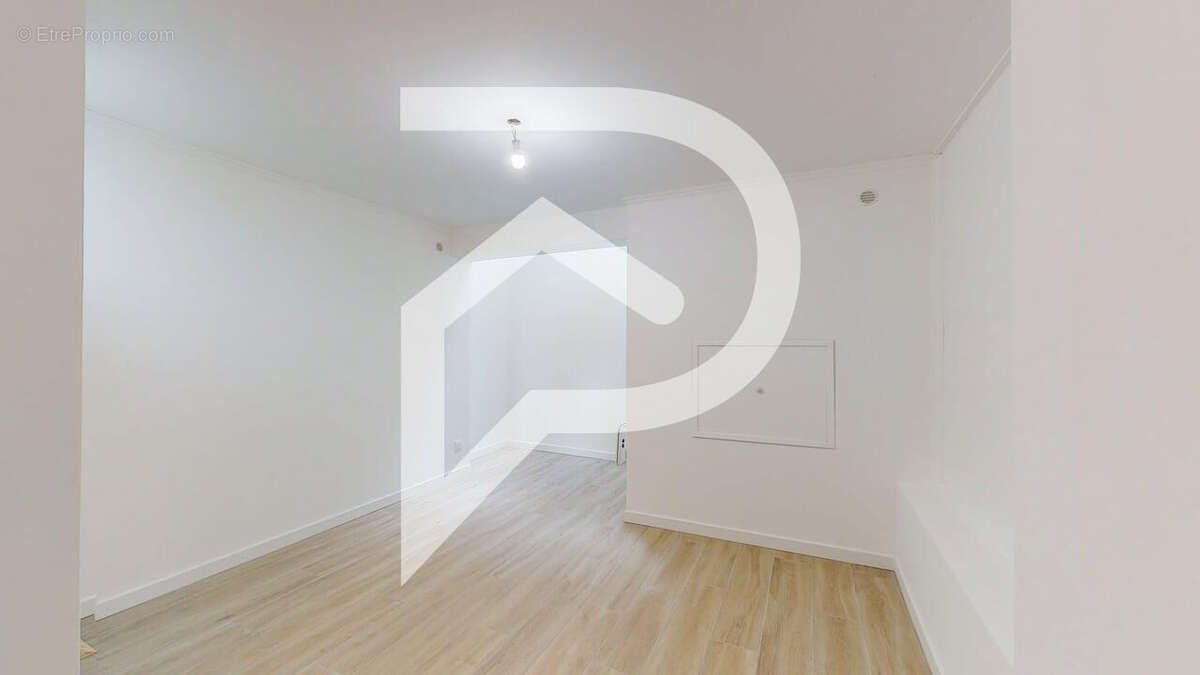 Maison à L'ETANG-LA-VILLE