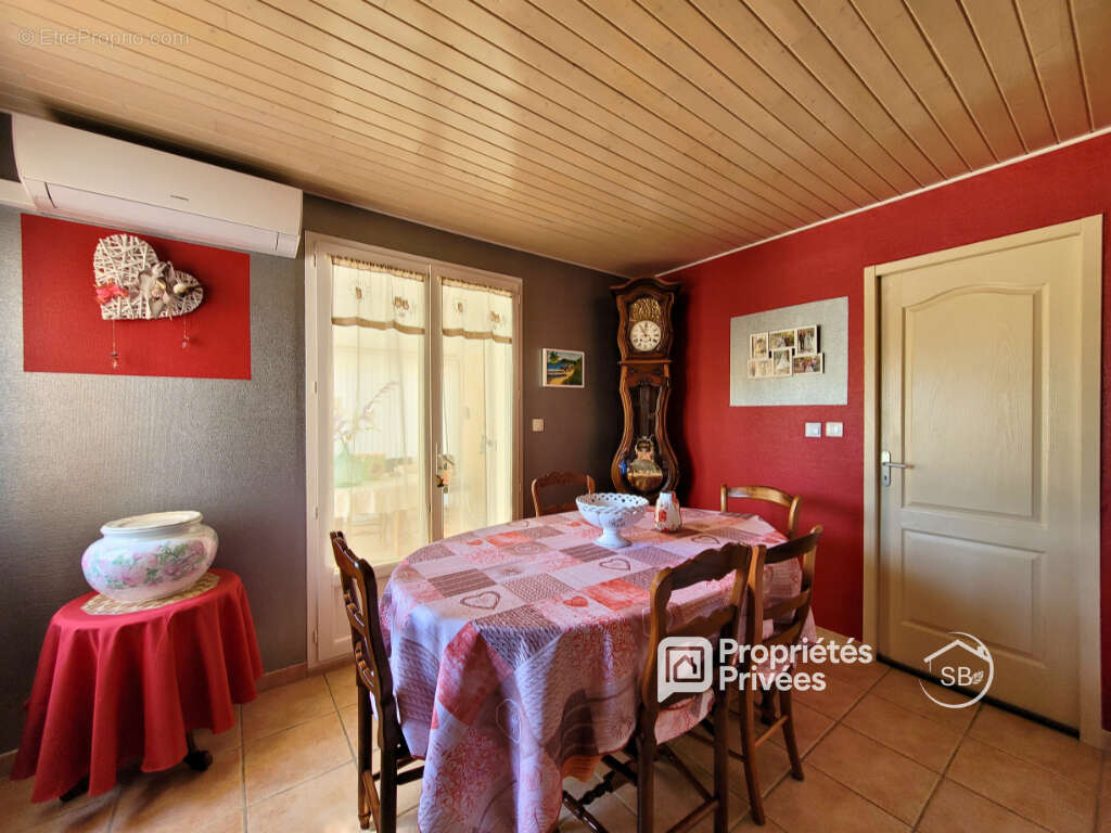 Maison à LABLACHERE