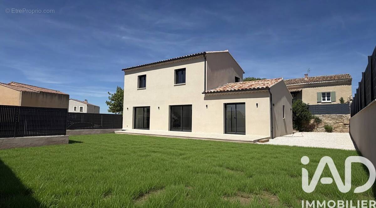 Photo 1 - Maison à SAINT-PIERRE-DE-VASSOLS