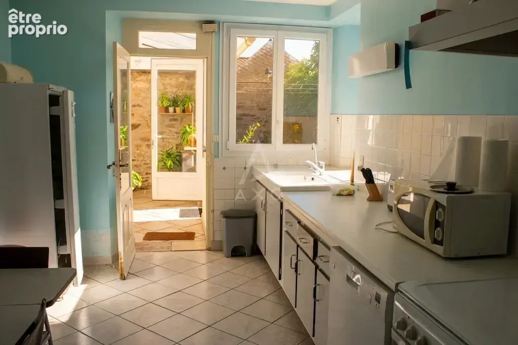 Demeure de caractère avec jardin et dépendances - photo 12