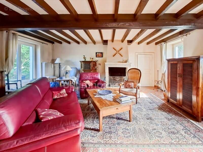 Maison à ESPINASSE-VOZELLE