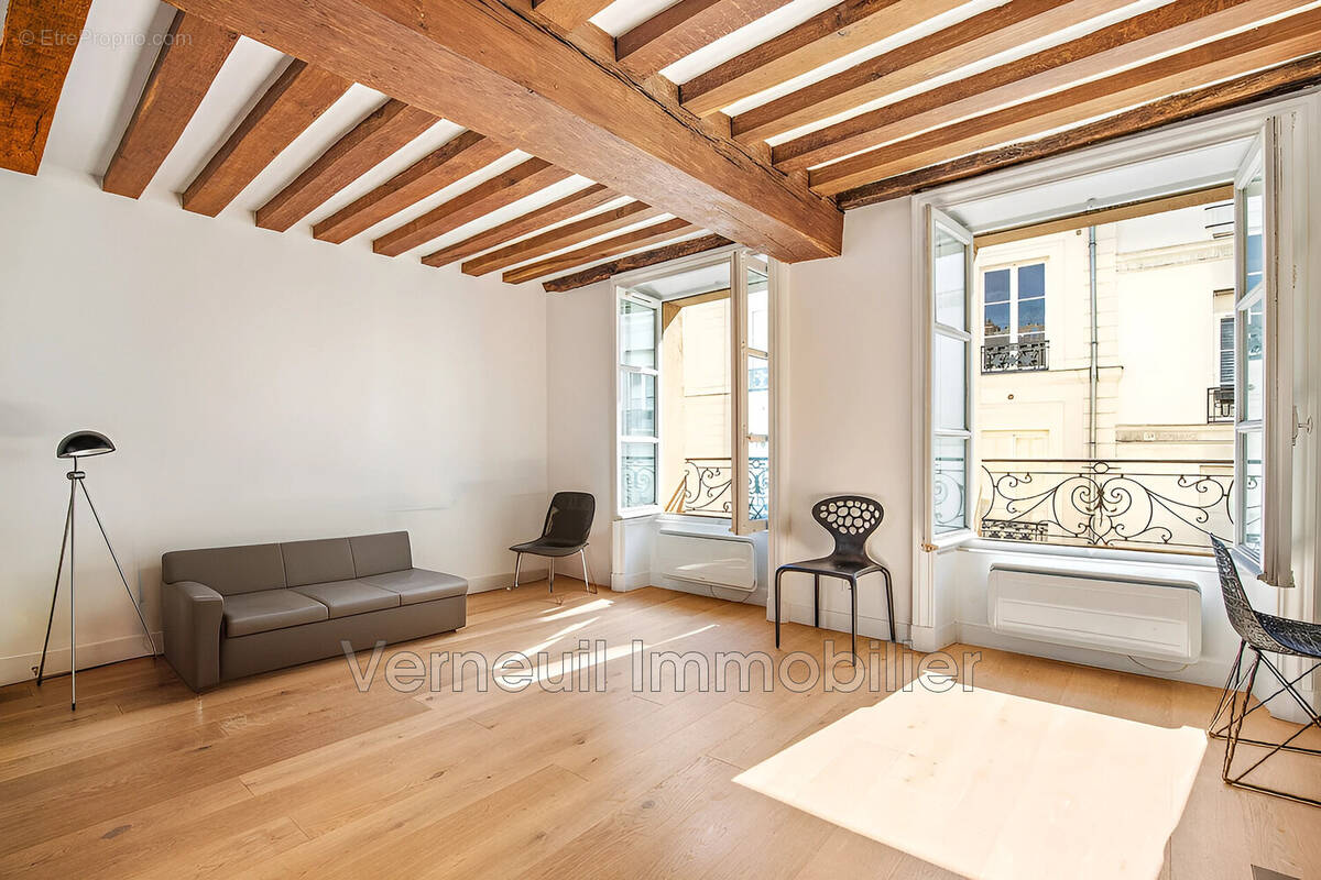 Appartement à PARIS-7E