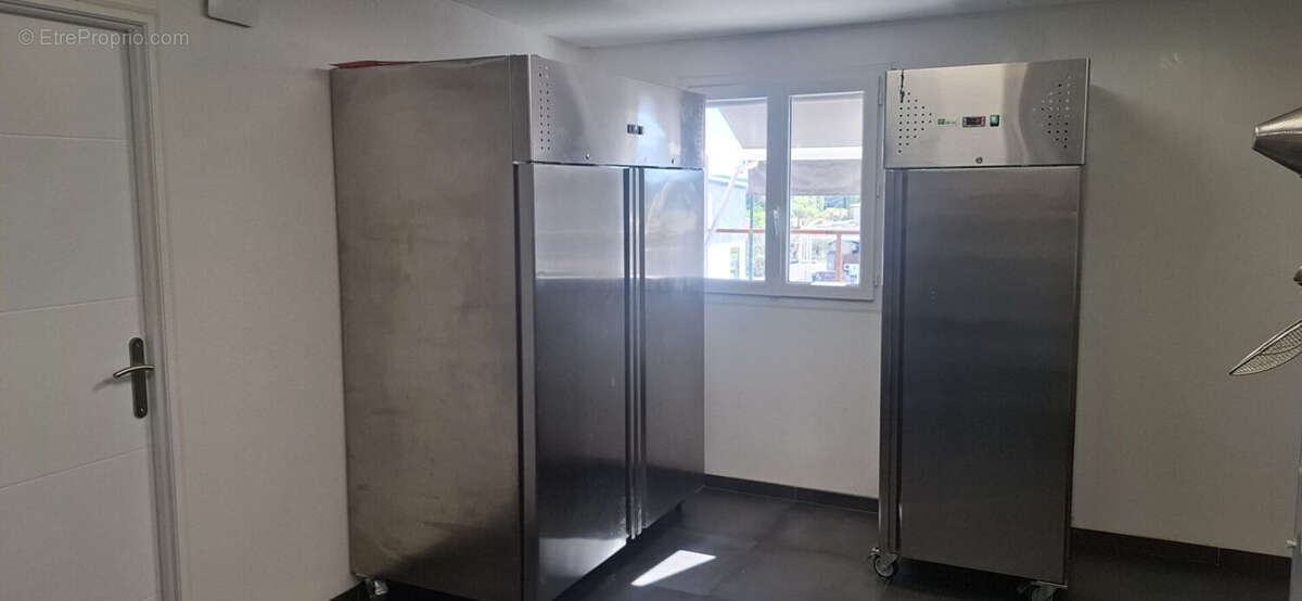 Commerce à COTIGNAC