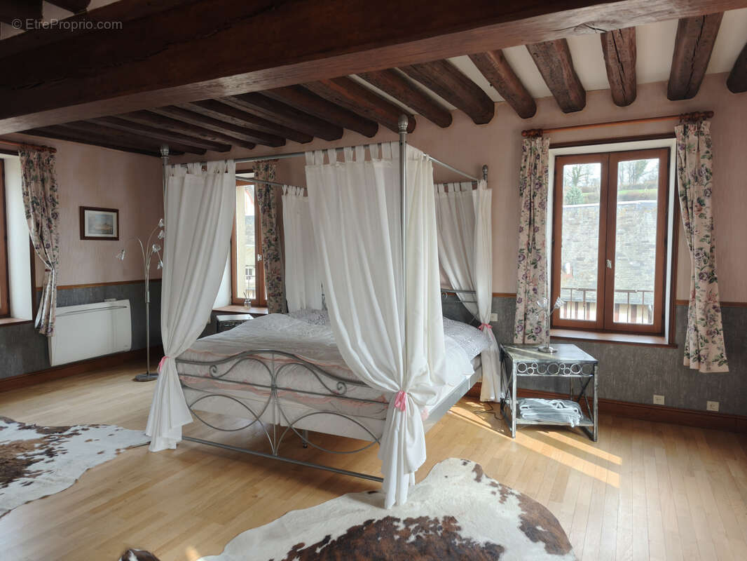 Maison à MONTREUIL-L'ARGILLE