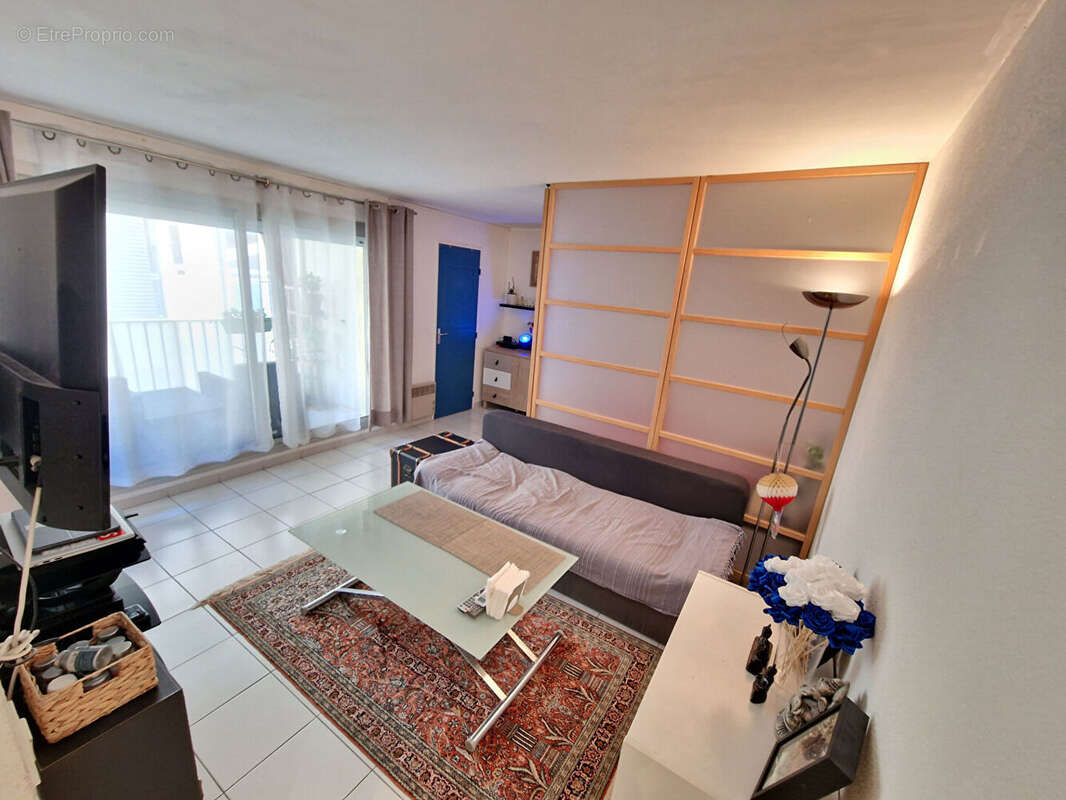 Appartement à SAINT-LAURENT-DU-VAR