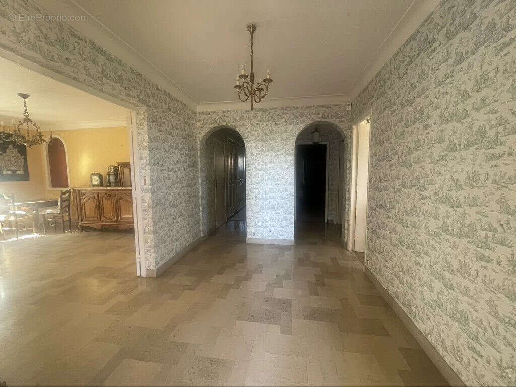 Maison 228 m² à Bagnols-Sur-Ceze  - photo 7