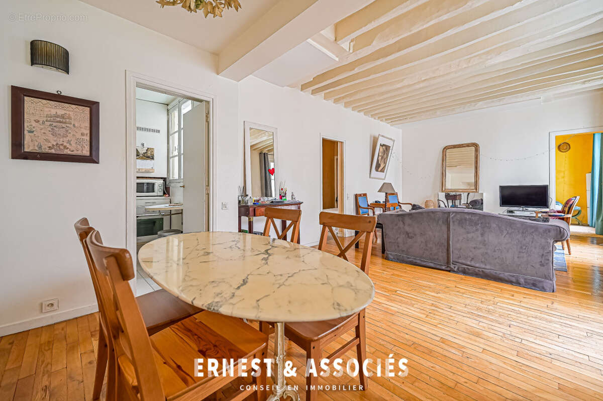 Appartement à PARIS-7E