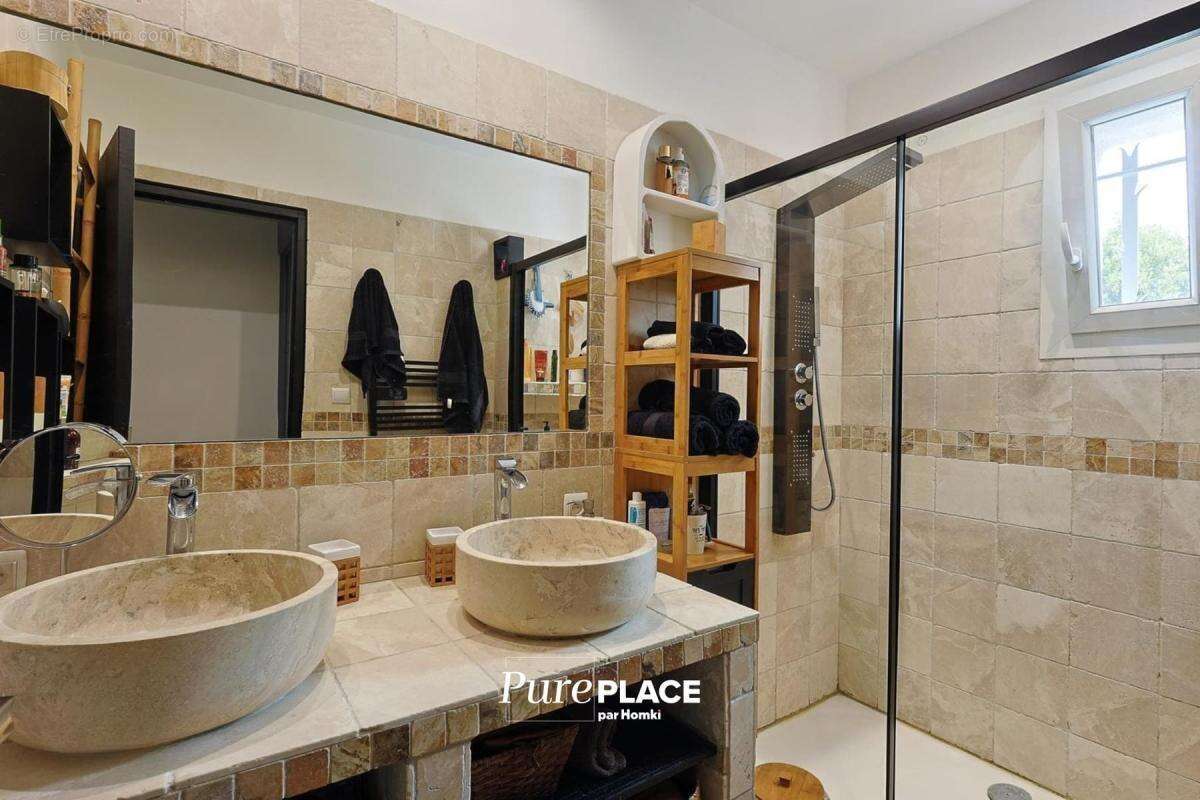 Maison/Villa T4 de 140 m2 à Évenos 83330 - photo 10