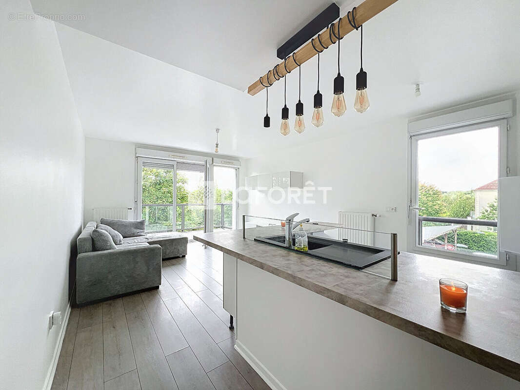Appartement à MOISSY-CRAMAYEL