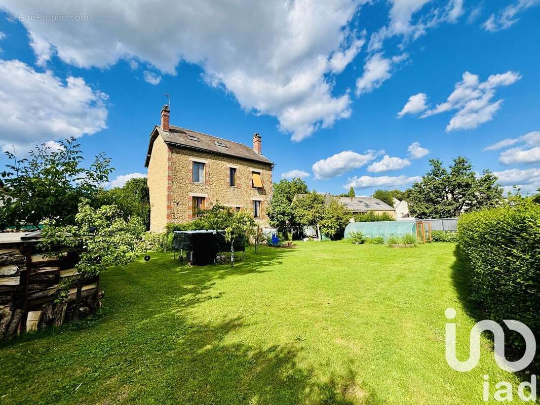 Photo 2 - Maison à VIVIER-AU-COURT