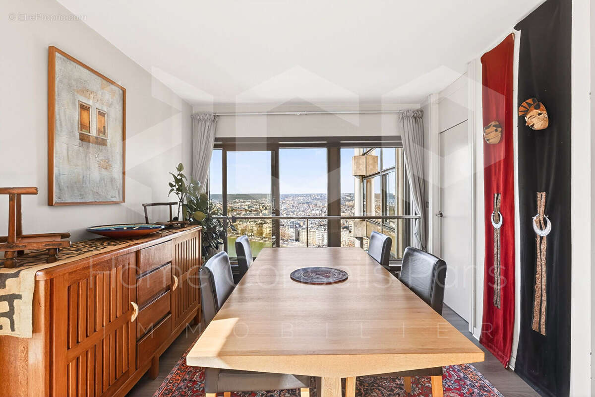 Appartement à PARIS-15E