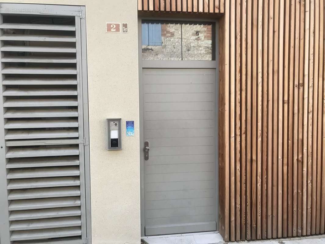 porte d&#039;entrée immeuble  - Appartement à COLOGNE