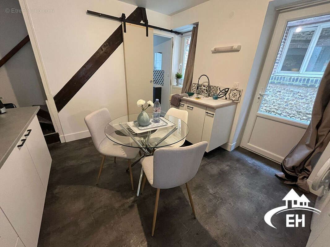 Maison de ville entierement renovée - photo 2