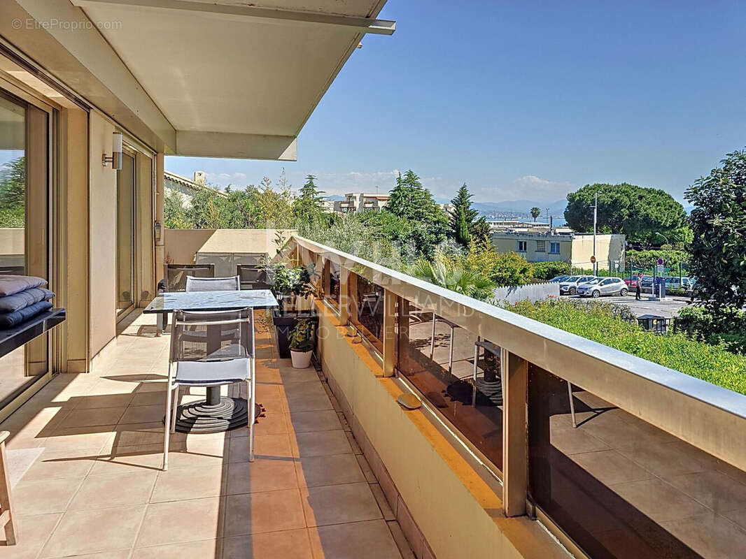 Appartement 51 m² à Antibes  - photo 2