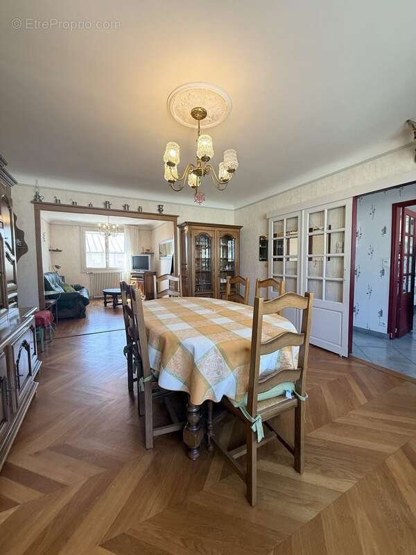 Maison 106 m² à Mayet  - photo 3