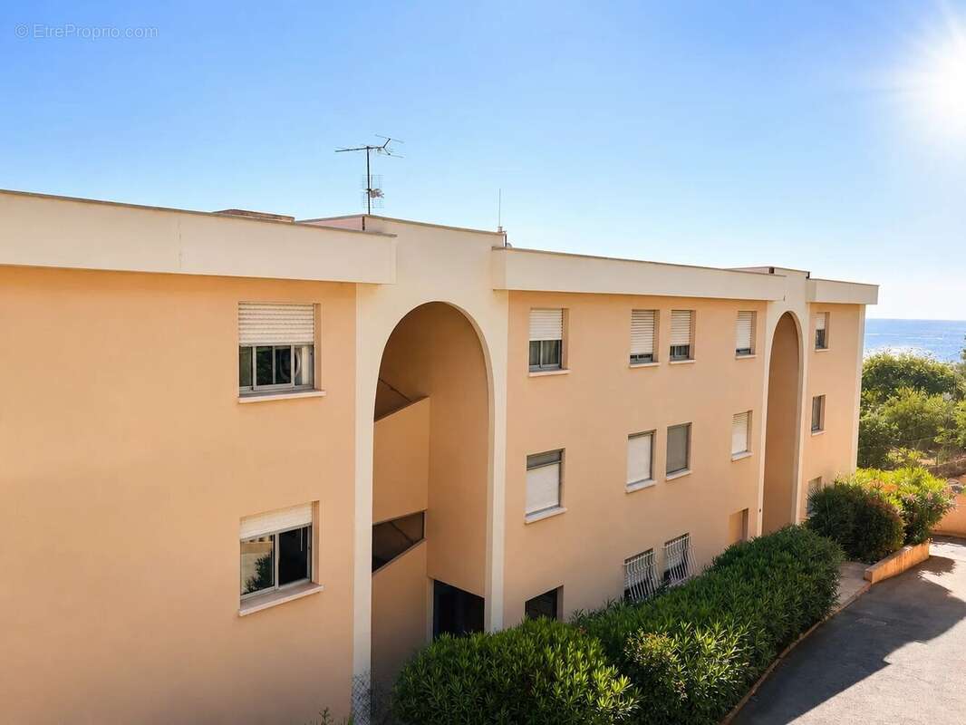 Duplex T3 72 m² Vue panoramique exceptionnelle sur Nice  Saint-Pierre-de-Féric - photo 17