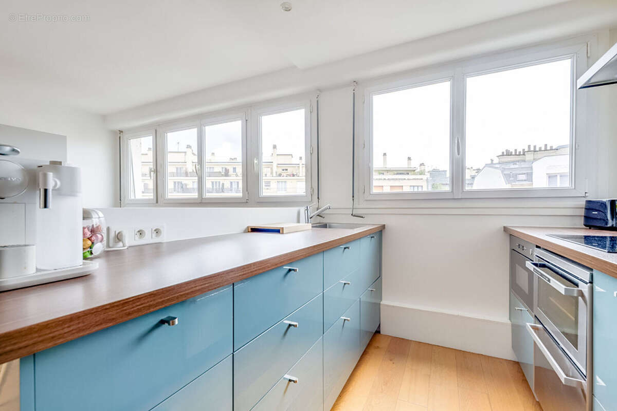 Appartement à PARIS-15E