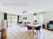 Appartement à ETREMBIERES