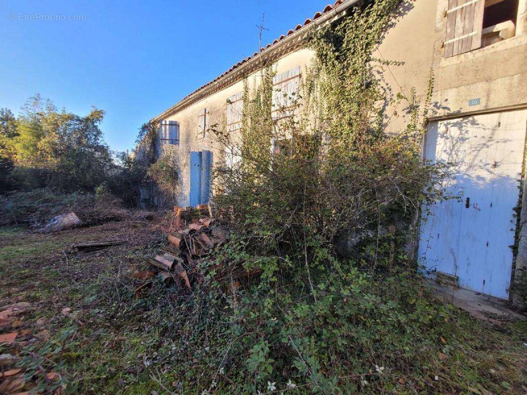 Maison à SAINT-DENIS-DU-PIN