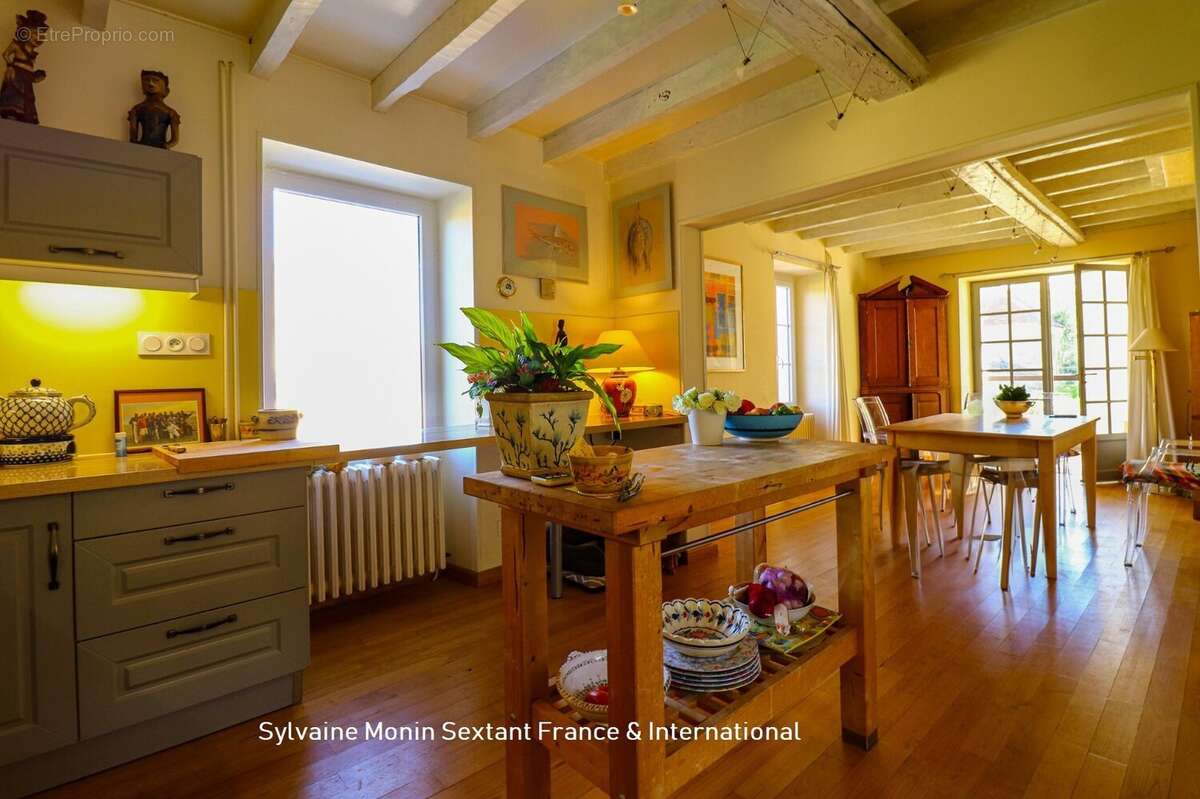 Maison à SAINT-MEDARD-D&#039;EXCIDEUIL