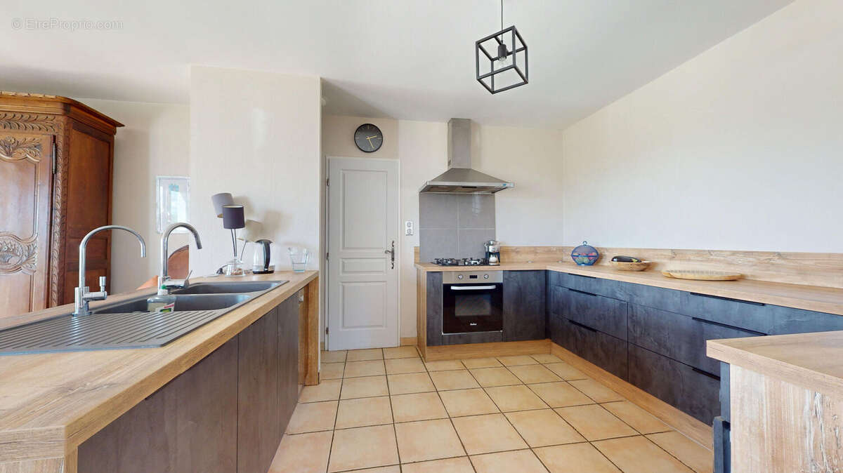 Maison à BAGNOLS-SUR-CEZE