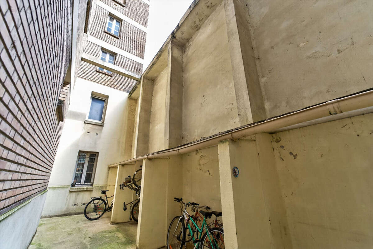 Appartement à PARIS-14E