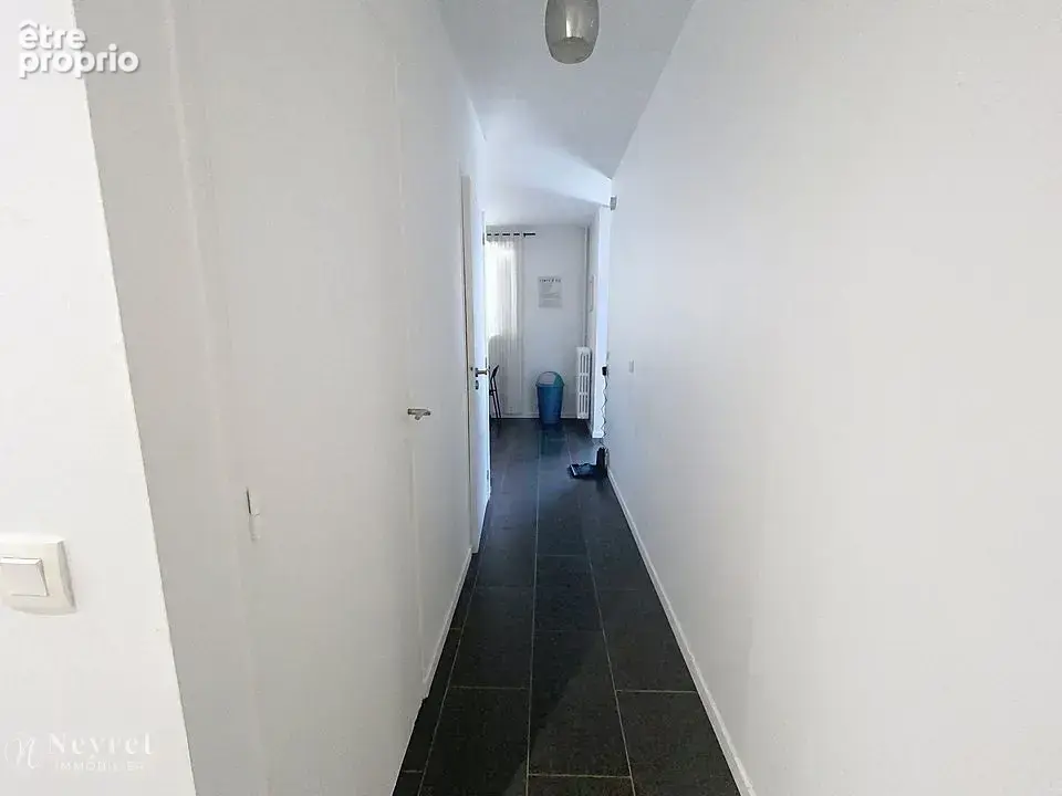 T1 clé en main -40 m2 - LYON 8 - Idéal investisseur ou primo accédant - photo 2