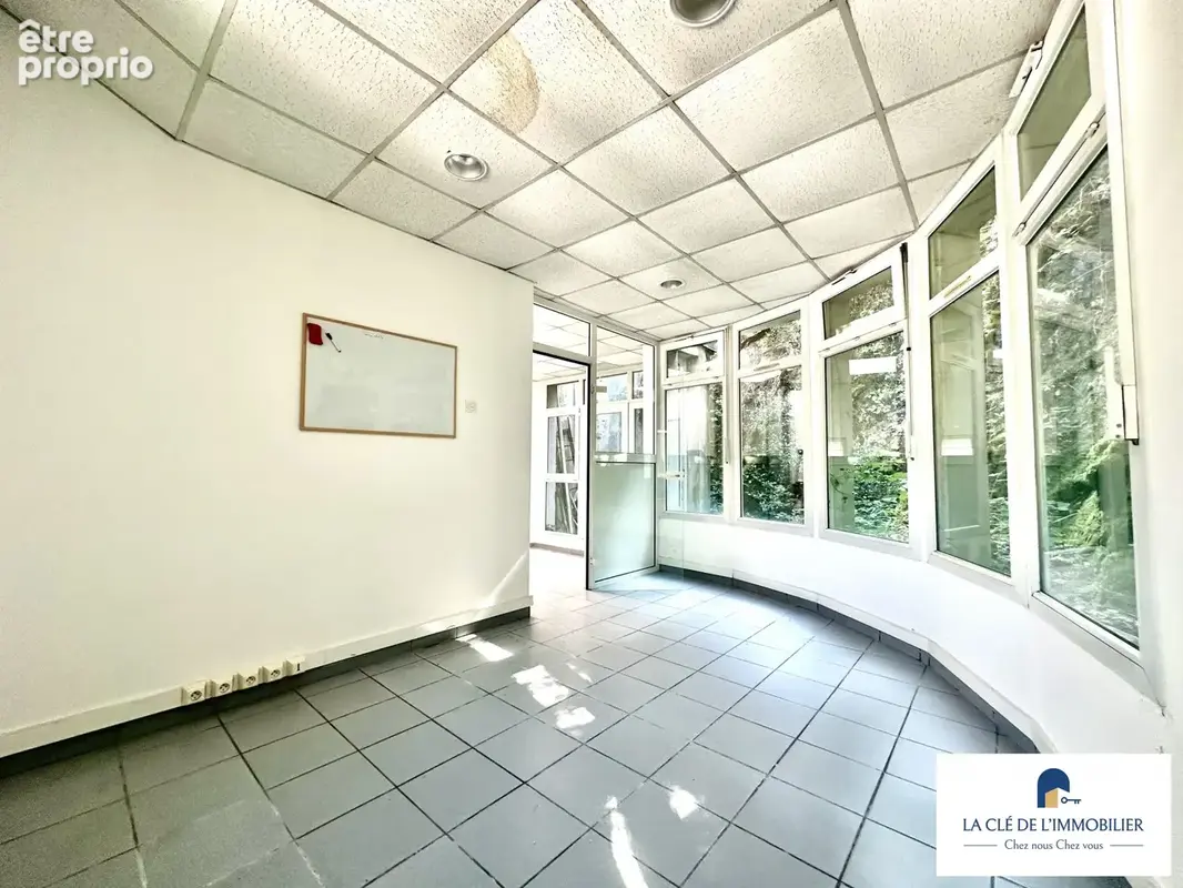 Commerce 53 m² à vendre à Quimper (29000) - photo 4