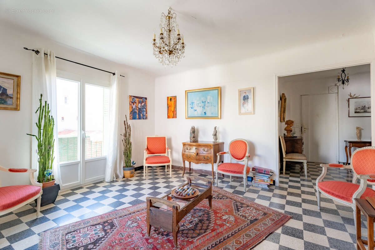 Appartement à MARSEILLE-7E
