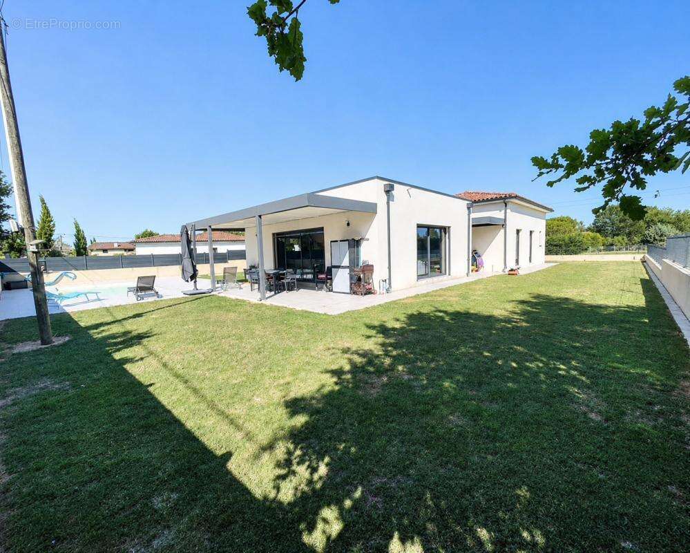 Pavillon avec piscine et garage - photo 5