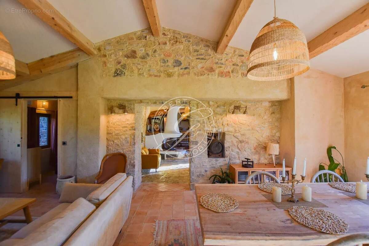 Maison à LORGUES
