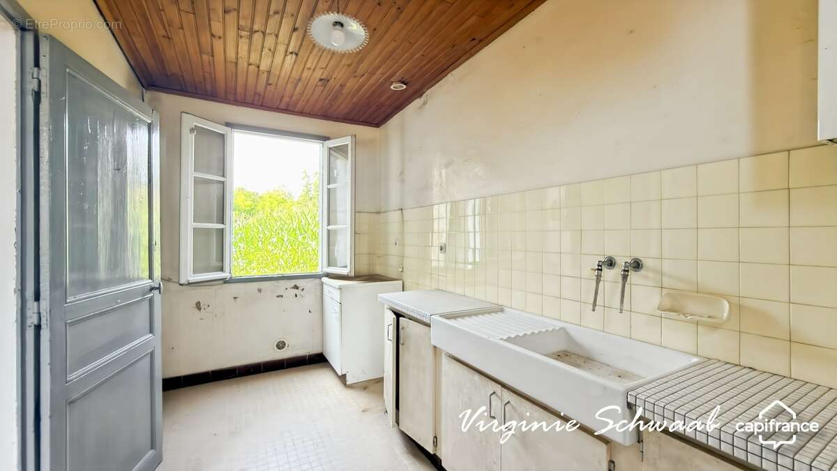 POUILLON (40) Maison de caractère 14 pièces – 9 chambres – Dépendances – 1 hectare de terrain - photo 14
