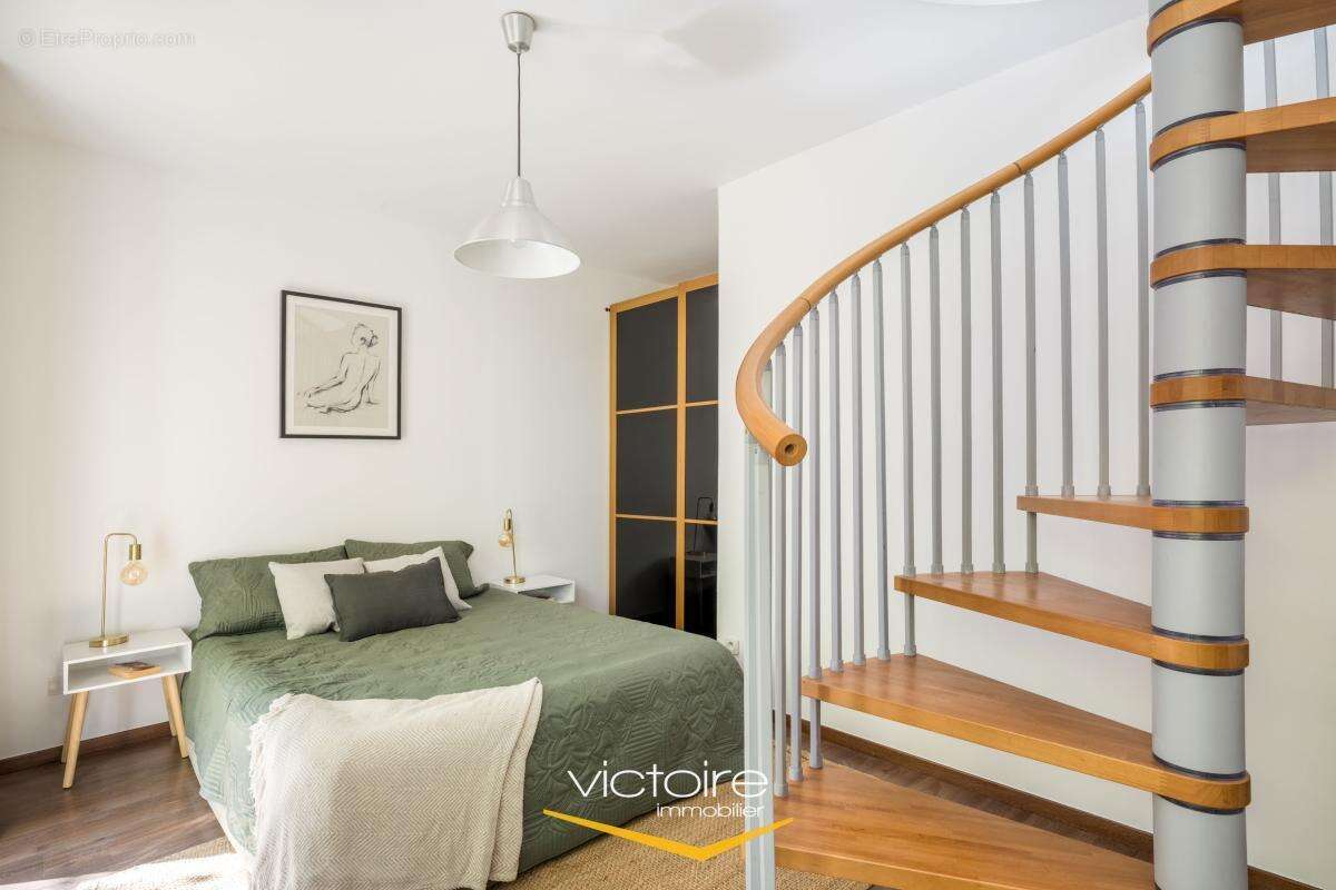 Lyon 3, La Buire - Grand et lumineux T2 en duplex 55,84 m², vue sur les arbres, garage et cave - photo 9