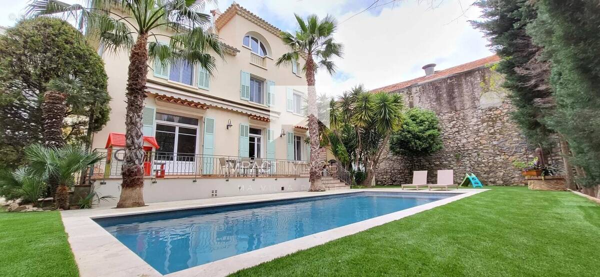 Maison à HYERES