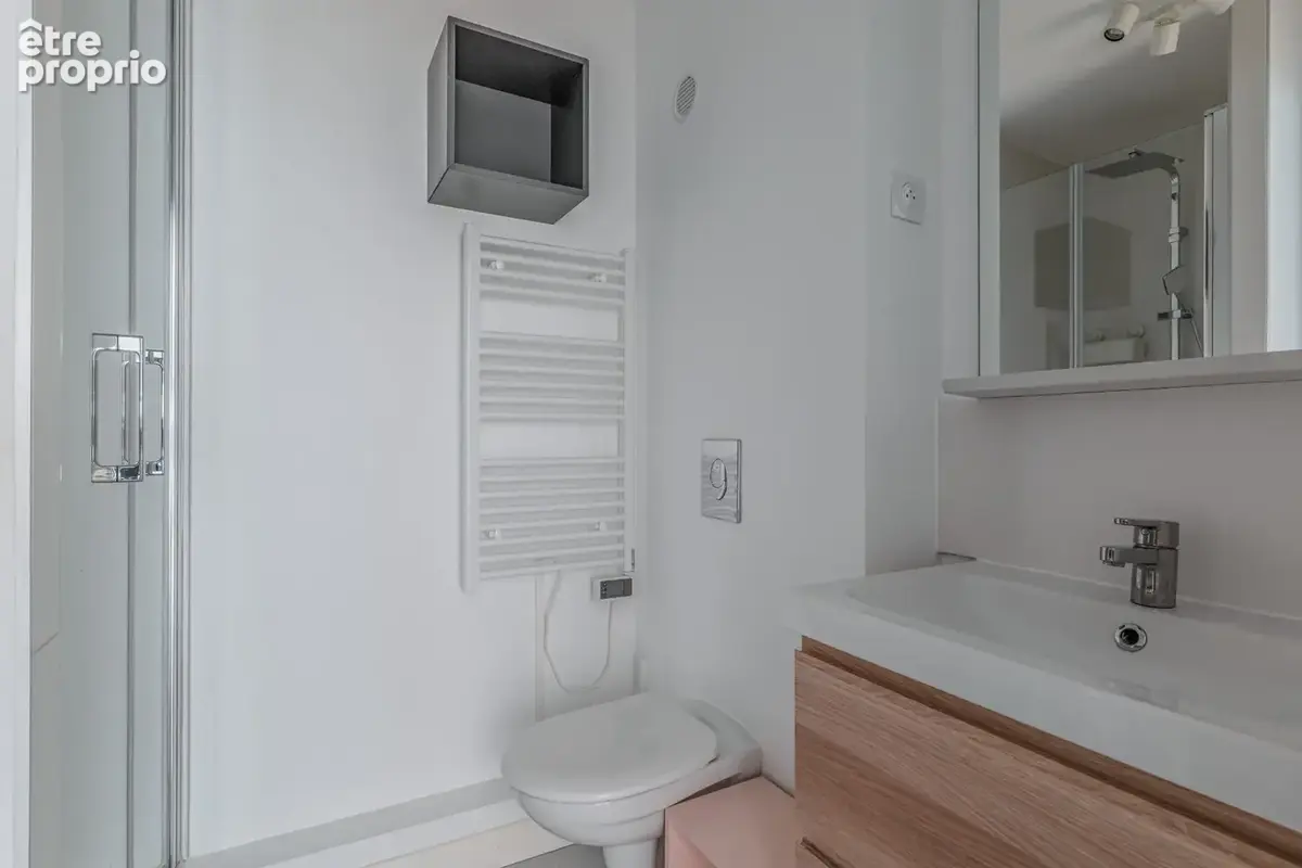 Appartement à vendre 2 pièces LYON 8EME ARRONDISSEMENT (69) rénové balcon calme - photo 8