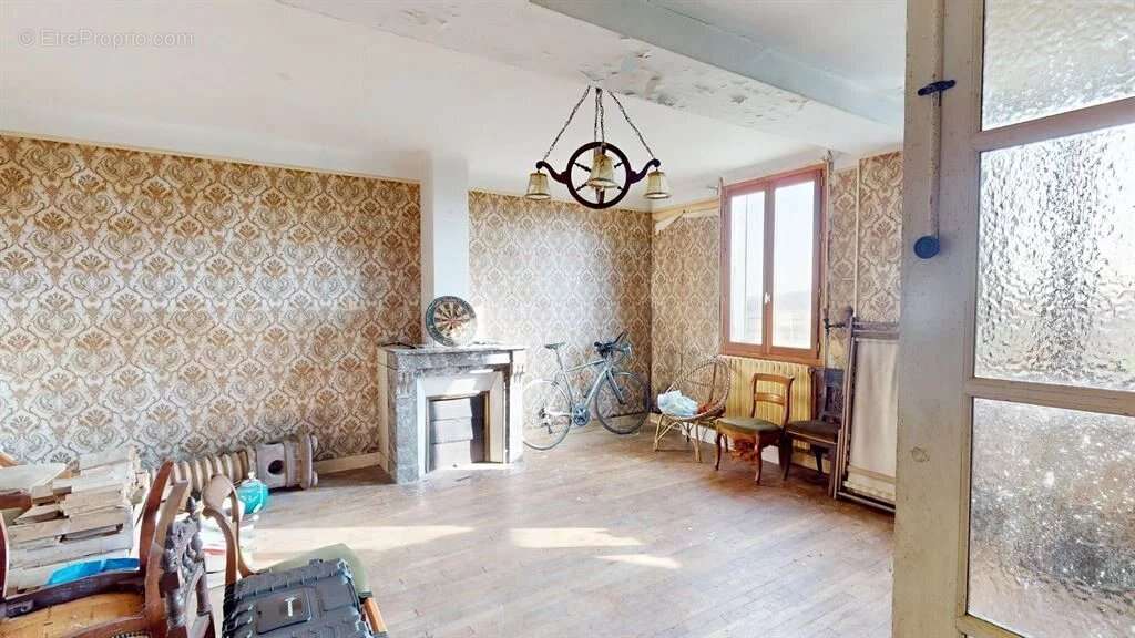 Maison à DAMPIERRE-EN-YVELINES