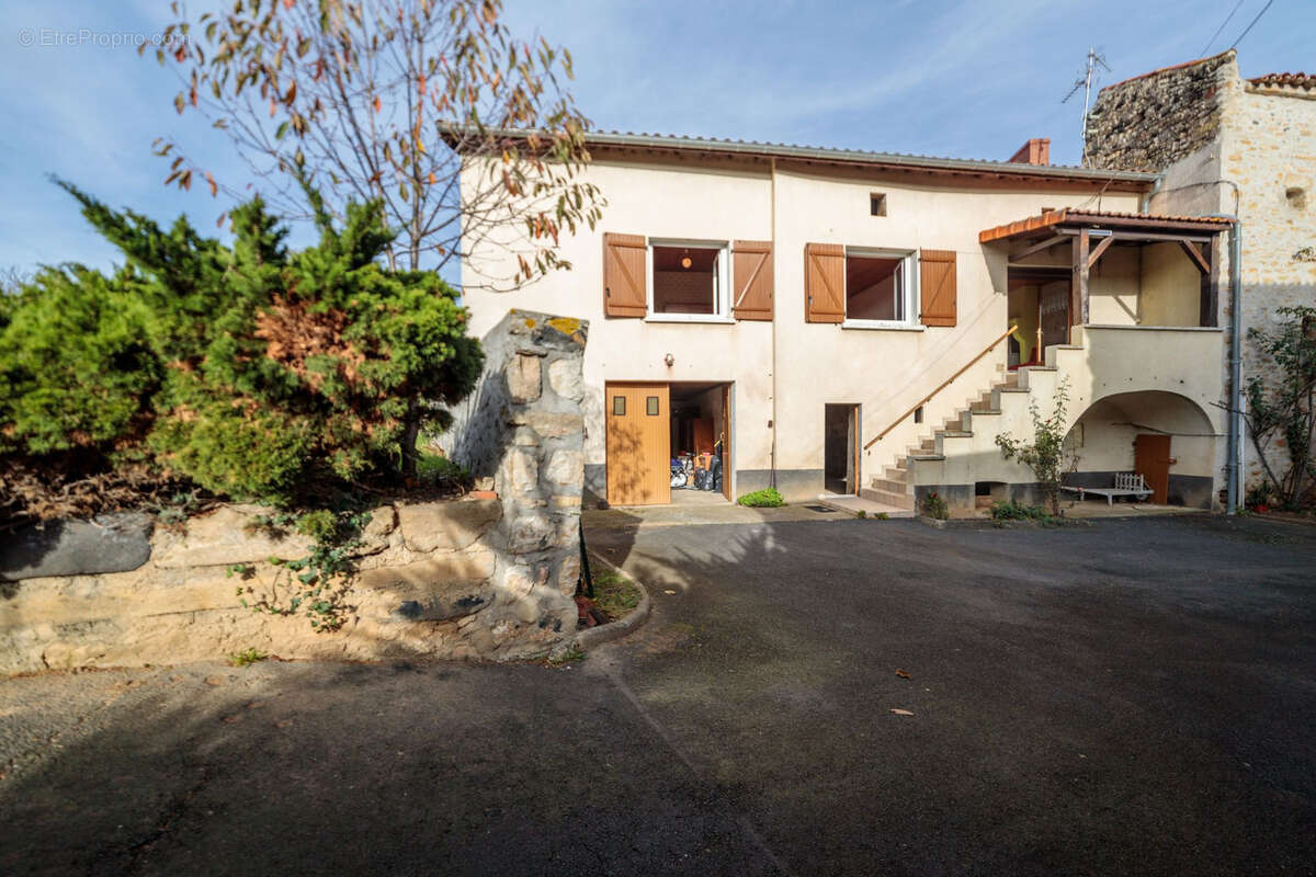 Maison à SAINT-GERVAZY