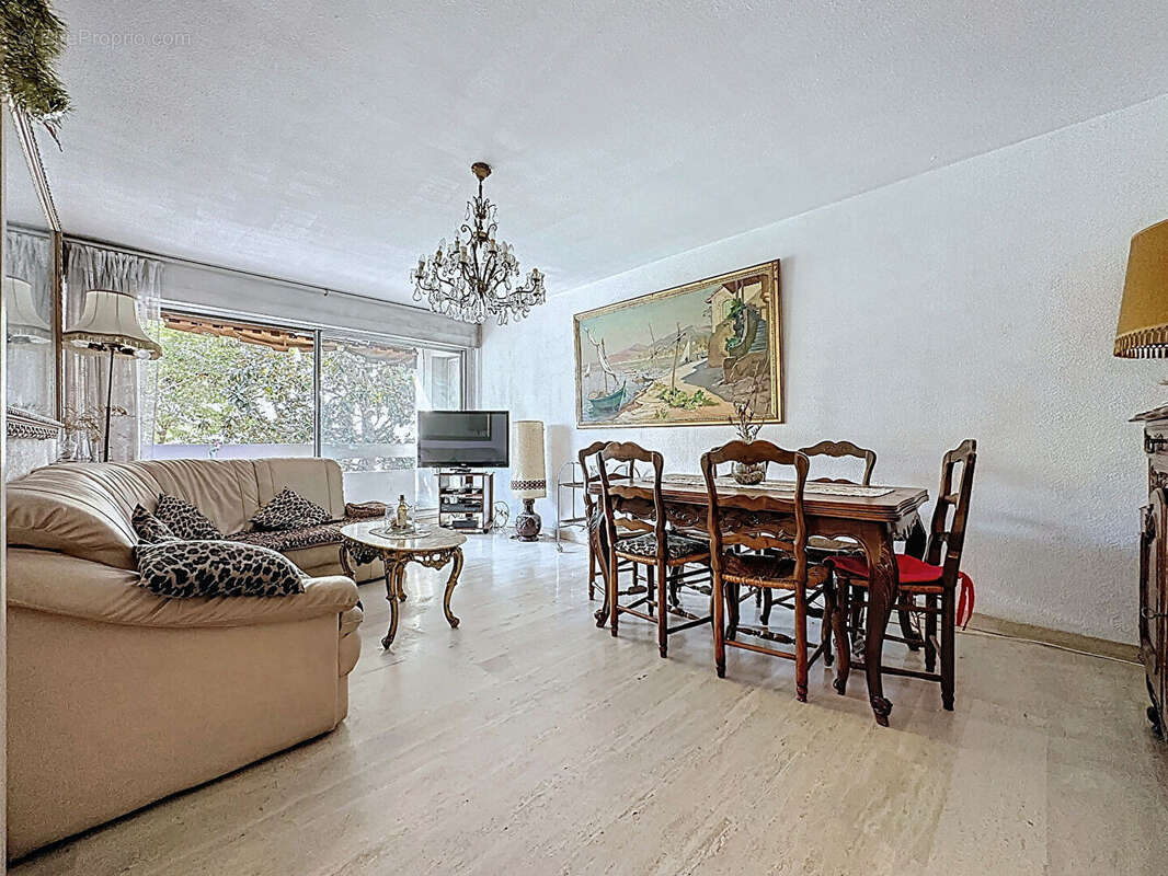 Appartement à MARSEILLE-4E