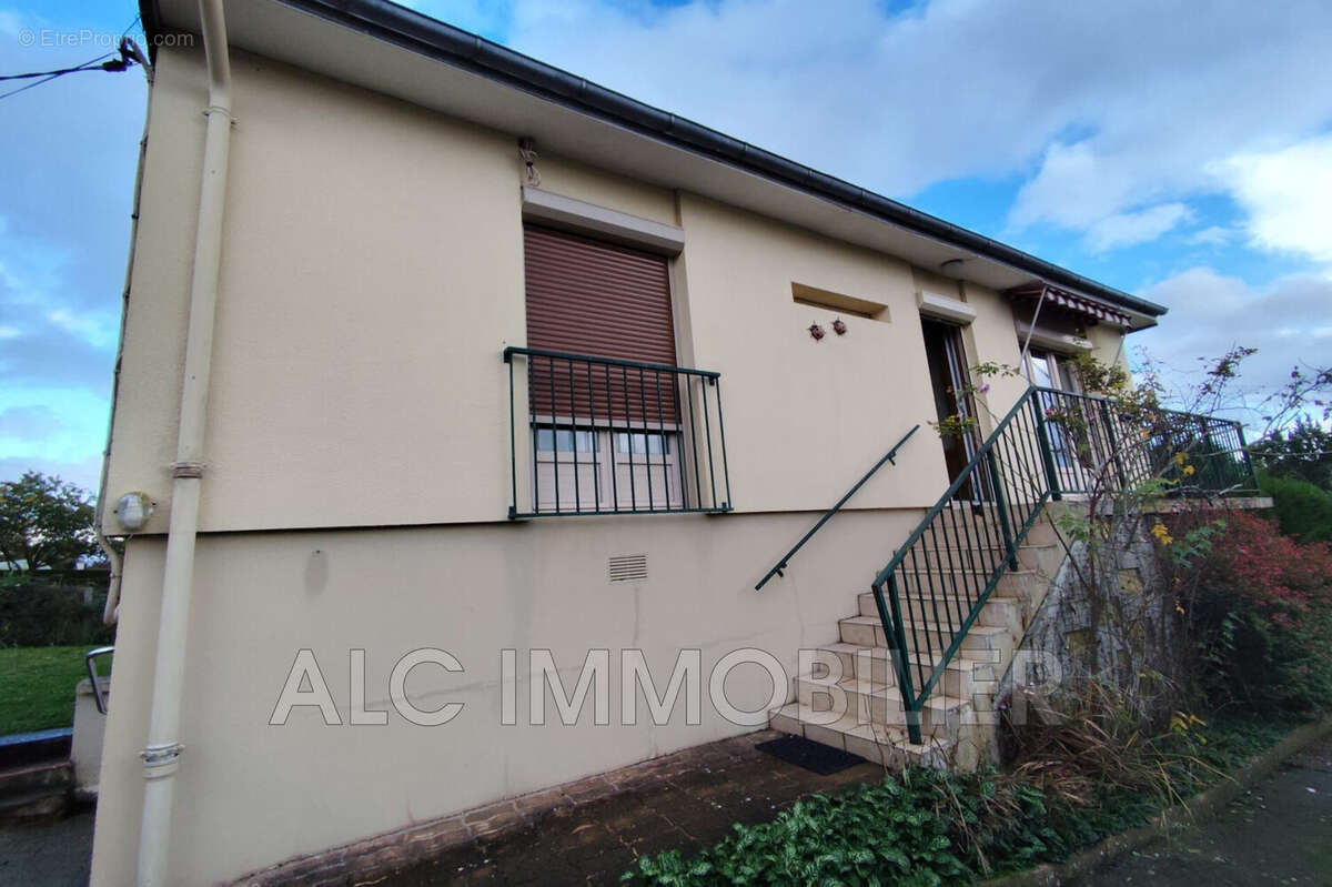 Maison à FRESNAY-SUR-SARTHE