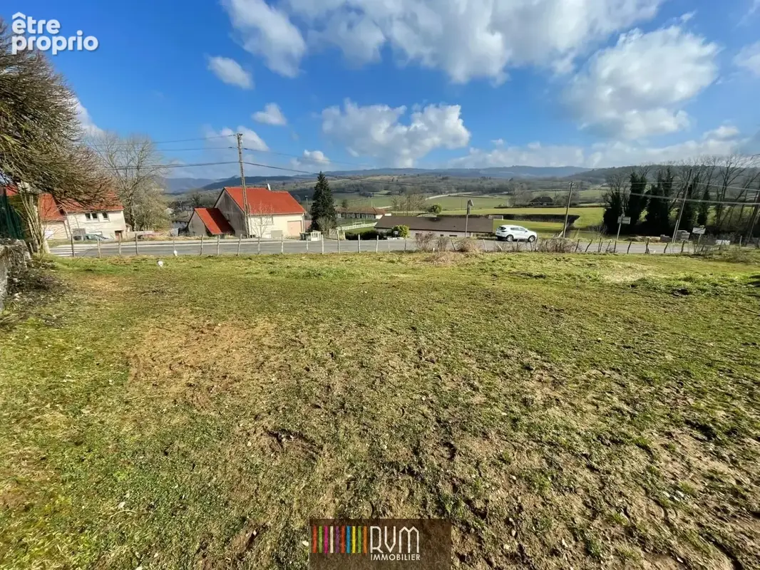 Photo Terrain à Hautecourt-Romaneche au prix de 50 000€