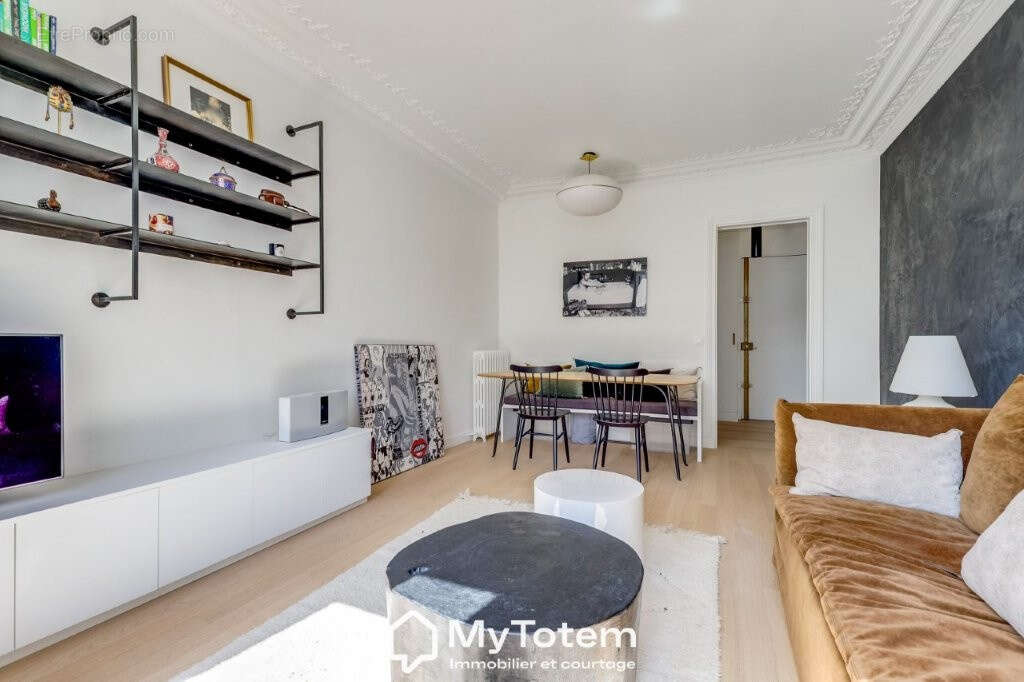 Appartement à PARIS-16E
