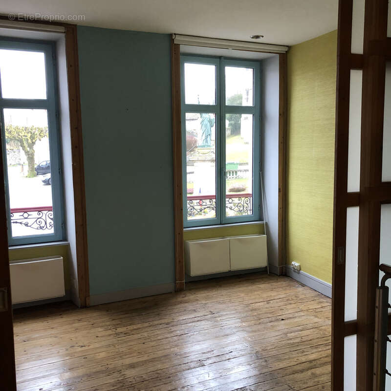 Maison à CHATEAUNEUF-LA-FORET